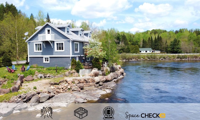 Huberdeau Ski Chalet | Relaxing Getaway at Au Tournant de La Rouge: Spa & Sauna
