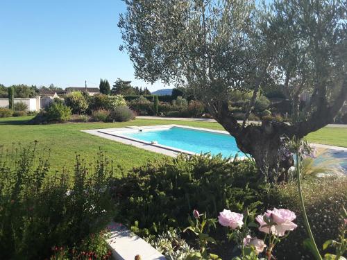 Cavaillon House | Experience Aubade en Luberon: Oceanfront Relaxation Awaits