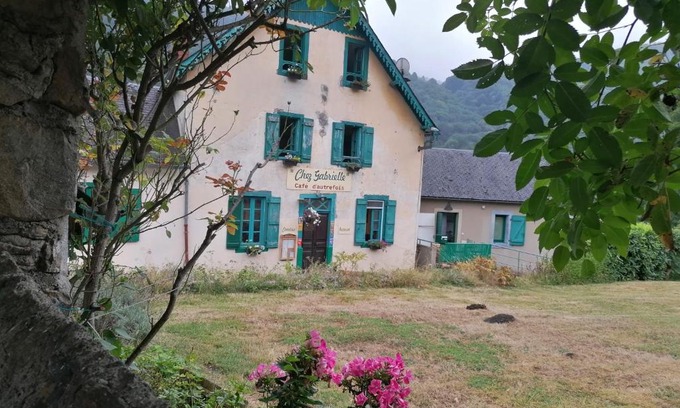 Beaudean Hotel | Discover Comfort at Auberge Chez Gabrielle - Vallée de Lesponne