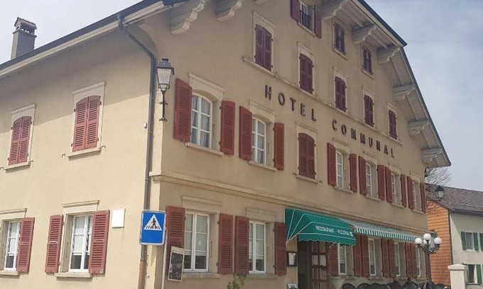 Ballens Hotel | Discover Comfort at Auberge de Ballens with Pet-Friendly Stays