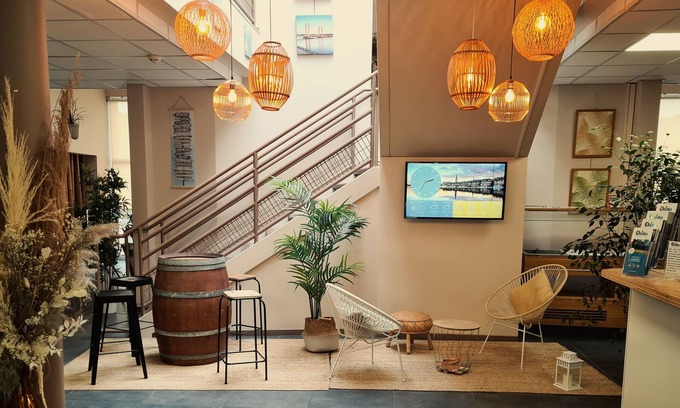 Blanquefort Hostel | Discover Otellia Hostel: Family-Friendly with Spa & Dining