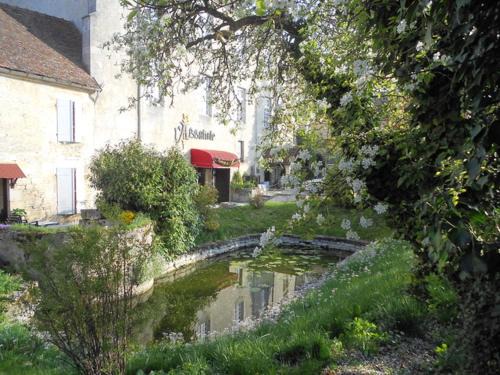 Auberive Bed & Breakfast | Discover Auberge de l'Abbatiale: Pet Friendly with Ocean Views