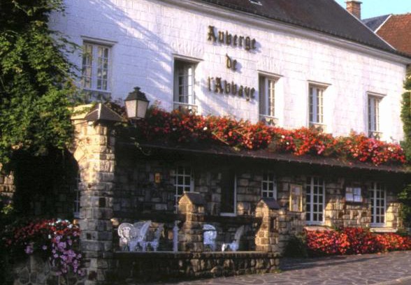 Signy-lAbbaye Hotel | Experience Comfort at Auberge De L'abbaye - Guest Rated 9/10