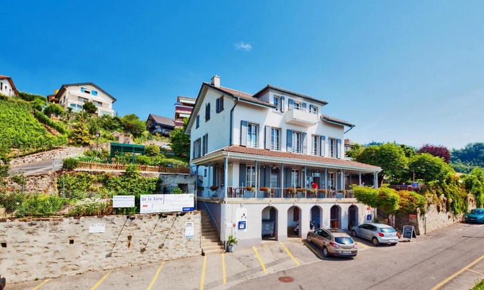 Grandvaux Hotel | Discover Auberge de la Gare: Pet-Friendly Retreat Awaits!