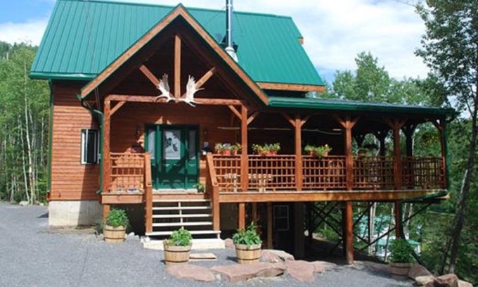 Routhierville Hotel | Discover Auberge de la Rivière Matapédia - River Lodge Escape