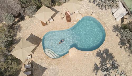 Toliara Hotel | Welcoming Auberge de la Table: Pool and Dining Await