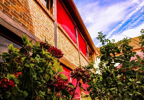Le Meux Hotel | Discover Family-Friendly Bliss at Auberge de la Vieille Ferme