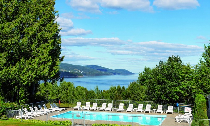 Pointe-au-Pic Hotel | Discover Auberge des 3 Canards: Eco-Friendly Retreat