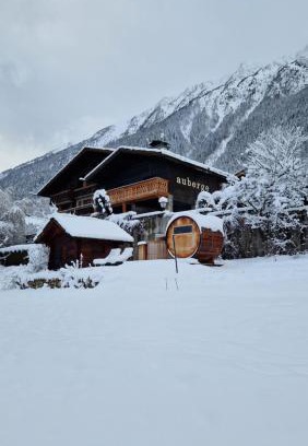 Chamonix City Centre Hotel | Pet-Friendly Oasis at Auberge du Bois Prin with Ocean Views