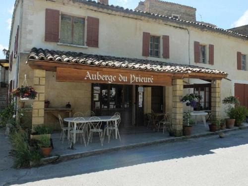 Saint-Andre-de-Rosans Hotel | Pet-Friendly Auberge du Prieure with High Guest Ratings