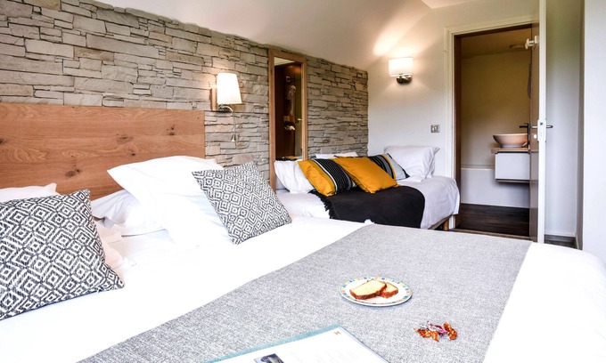 Berenx Hotel | Eco-Friendly Escape at Auberge du Relais with Pool & Spa