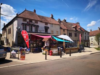 Bligny sur Ouche Hotel | Welcoming Auberge du val d’ouche with Family-Friendly Amenities
