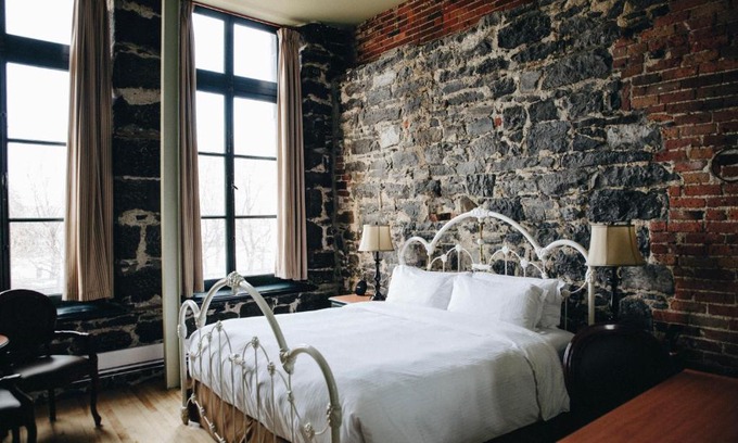 Old Montreal Hotel | Elegant Auberge du Vieux Port: 4-Star Hotel with Hot Tub