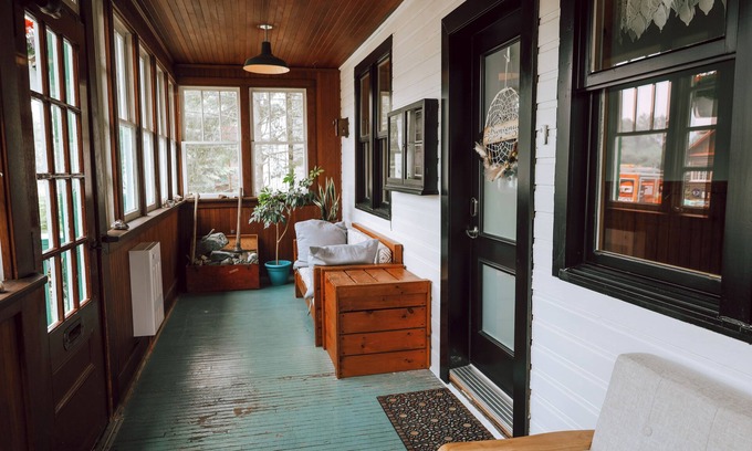 Val-d'Or House | Guest-Favored Auberge l'Orpailleur with Family Amenities
