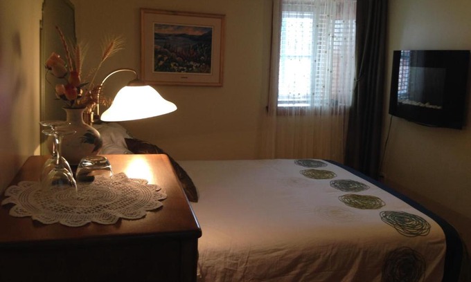 L'Anse-Saint-Jean Hotel | Top-Rated Auberge La Fjordelaise & la Rosalie Awaits You