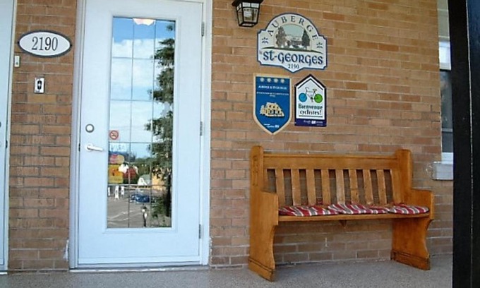 Jonquiere Bed & Breakfast | Inviting Auberge le St-Georges: 4-Star Stay with Breakfast