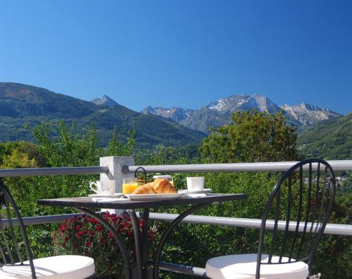 Saint-Pastous Bed & Breakfast | Guest Rated 9.5: Auberge St P Vegetarian BnB with Breakfast