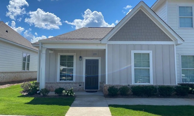 Auburn - Opelika House | Top-Rated Auburn Gameday Townhome with Family-Friendly Amenities