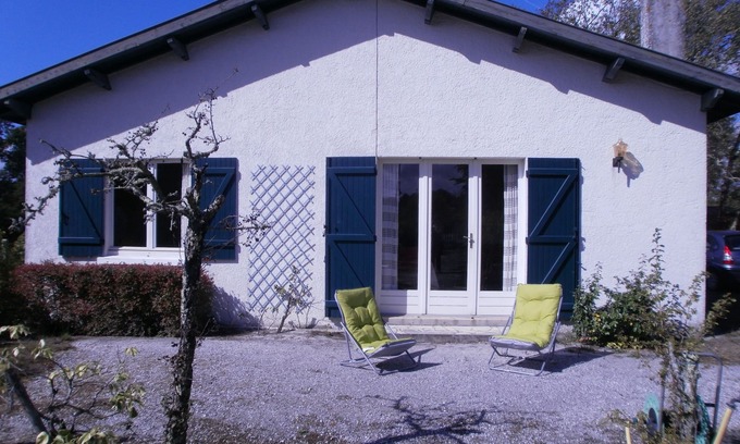 Audenge Villa | Relaxing Audenge Getaway with Ocean Views and Spa Access
