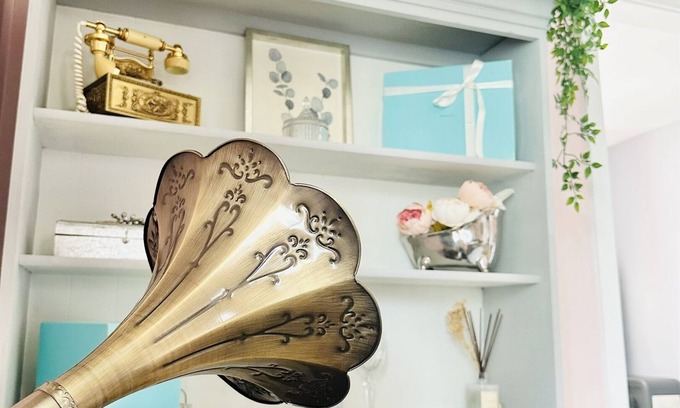 Southeast Salem Apartment | Audrey- an ode to an icon