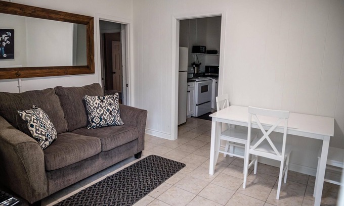 Black Pearl Apartment | Audubon House Apt. 3: Cozy Retreat with Essential Amenities