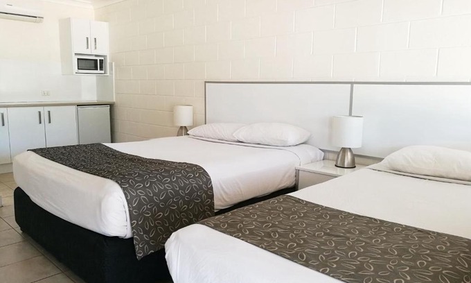 Augathella Hotel | Discover Augathella Motel & Caravan Park: Family-Friendly Stay