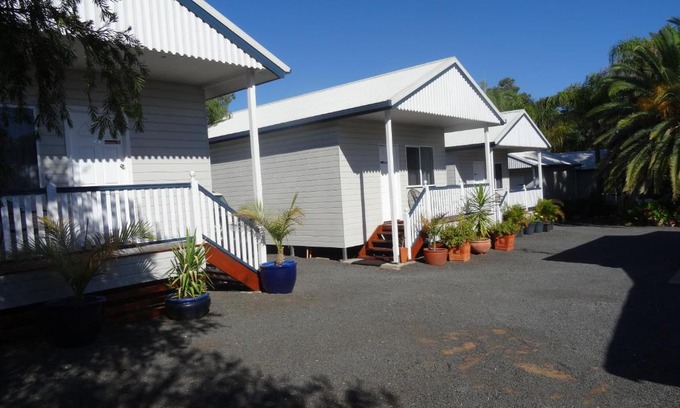 Augathella Hotel | Comfortable Stay at Augathella Palms Motel with Hot Tub