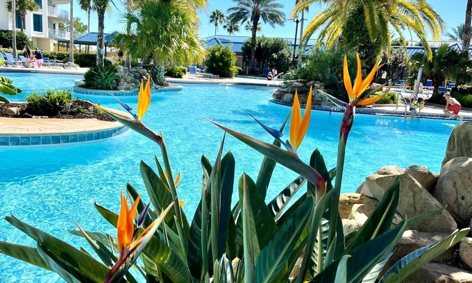 Fort Walton Beach - Destin Condo | Oceanfront Getaway: 9th Floor Suite with Spa & Pool