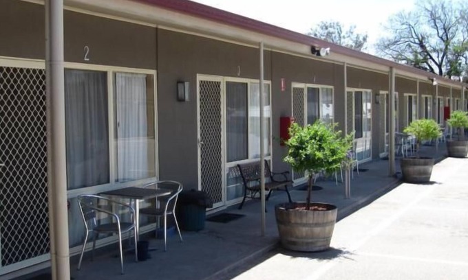 Port Augusta West Hotel | Top-Rated Augusta Courtyard Motel with Family-Friendly Perks