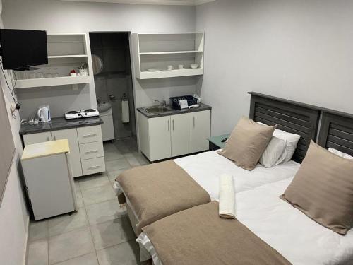 Ladysmith Apartment | Augustine Avenue Guest House