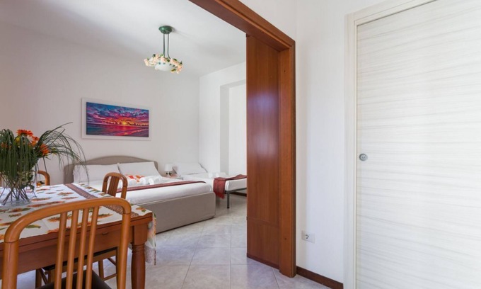 Fuorigrotta Apartment | Augusto 42 mini apartment By Dimorra