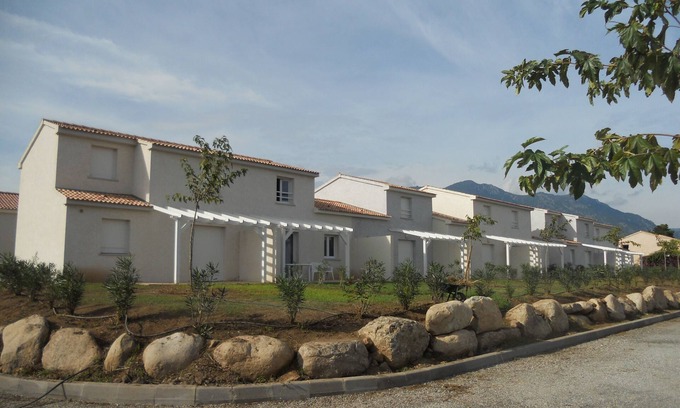 Prunete Villa | Aulyna residence, sea view, beachfront, with swimming pool and air conditioning.