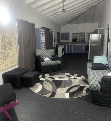Saint Peter Parish Apartment | Comfortable Auntie Fiona's Cottage - Pet and Child Friendly
