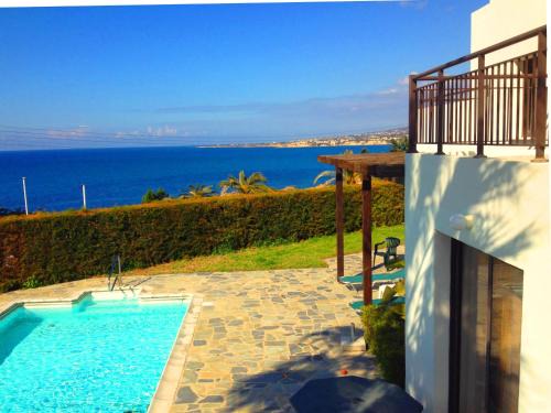Kissonerga Villa | Relax at Aura Holiday Villas with Pool & Breakfast Included
