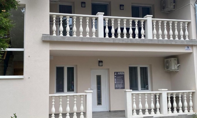 Bukfurdo Apartment | Pet-Friendly Comfort at Aurora Béta Apartman's - Rated 9/10!