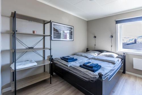 Skardsvag Apartment | Discover Aurora Lodge Skarsvåg – Guest Rated 9.8/10