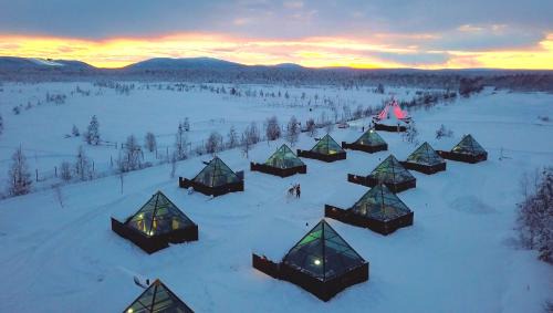 Koengaes Hotel | Experience Unique Stays at Aurora Pyramid Glass Igloos