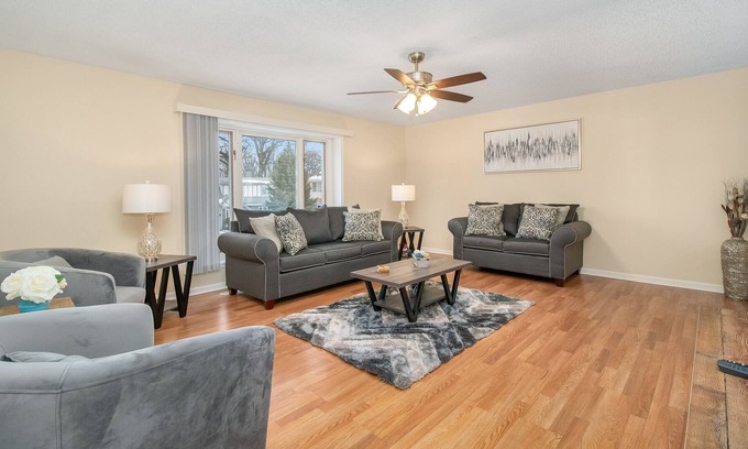 Aurora House | Aurora Rental- Lehnertz