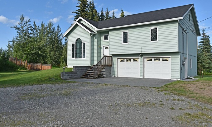 Fairbanks House | Experience Aurora View House: Top-Rated Family Retreat