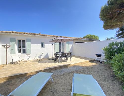 Le Bois-Plage-en-Re House | Family-Friendly AURORE Maison Comfort in Bois Plage