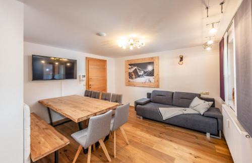 Pichl-Preunegg Apartment | Discover Auschlössl Appartements: 4-Star Family Retreat