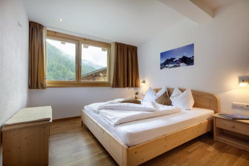 Malles Venosta Apartment | Pet-Friendly Ausserglieshof Wohnung Weißkugel - 9/10 Rating