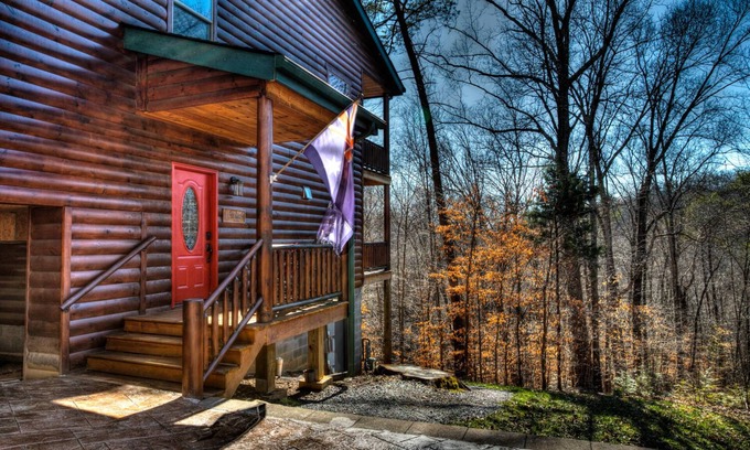 Sevierville Cabin | Experience Aussie Hospitality with Tennessee Charm & Pool