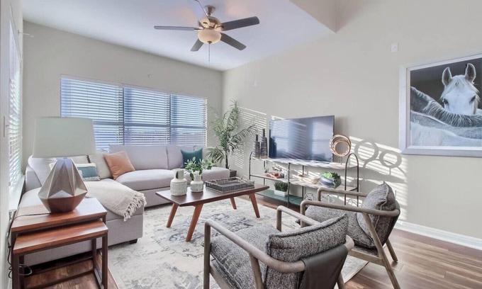 West Campus Apartment | Spacious 4BR Townhome Steps from West Campus Attractions