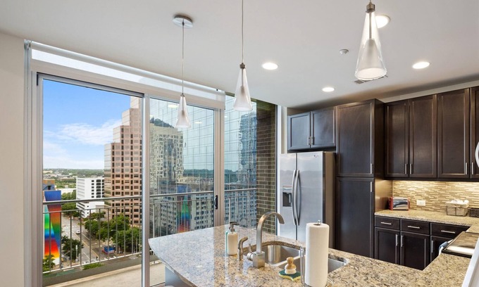 Waller Creek District Apartment | Pet-Friendly Austin Apartment with Pool and Kitchen Access