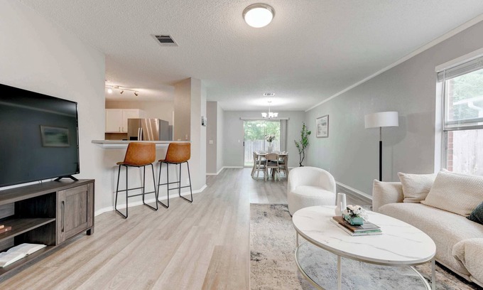 McNeil House | Austin Getaway Near The Domain & Q2 Stadium