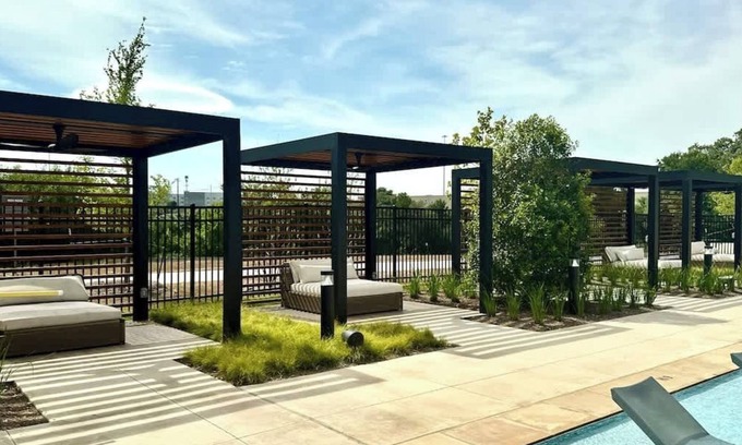 McNeil Apartment | Austin Hideaway w- Pool & Gym