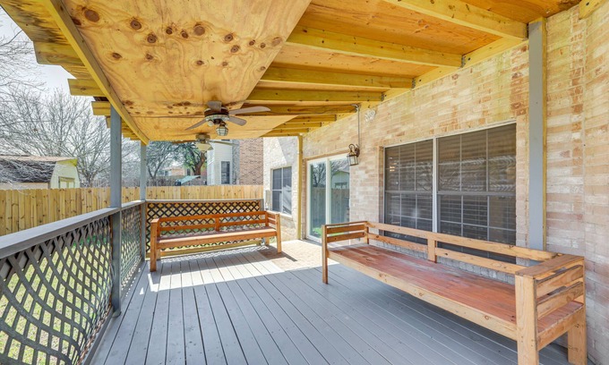 Hillcrest House | Modern Austin Home with Deck, 9 Mi to Zilker Park!