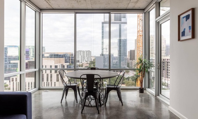 Second Street District Apartment | Pet-Friendly 2BD Apartment in Vibrant Austin District