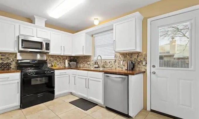 Austin House | Discover Austin Menifee House: Pet-Friendly Retreat with Pool